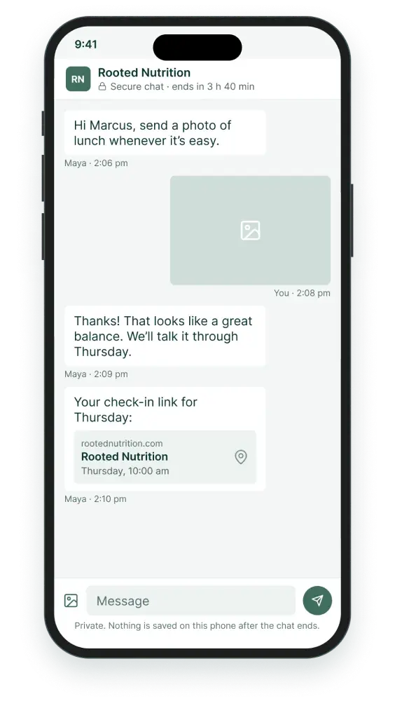 Secure chat with a client’s food photo and a check-in link